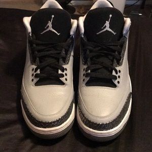 Retro Jordan 3 "Wolf Greys"